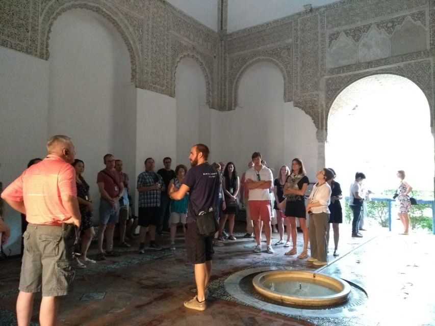 Seville: Alcázar Fast-Track Access with Guided Tour - What the guided circuit focuses on inside the palace