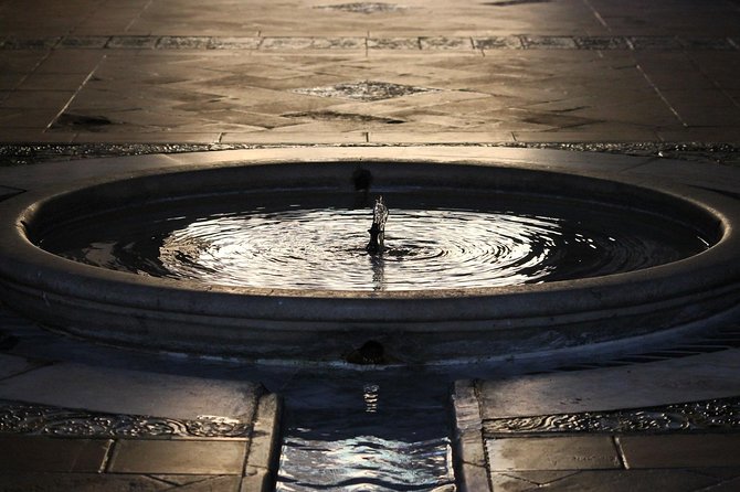 Seville Alcázar: Guided Premium Tour with Priority Entrance - The Guide Factor: When Explanations Click (and When They Don’t)
