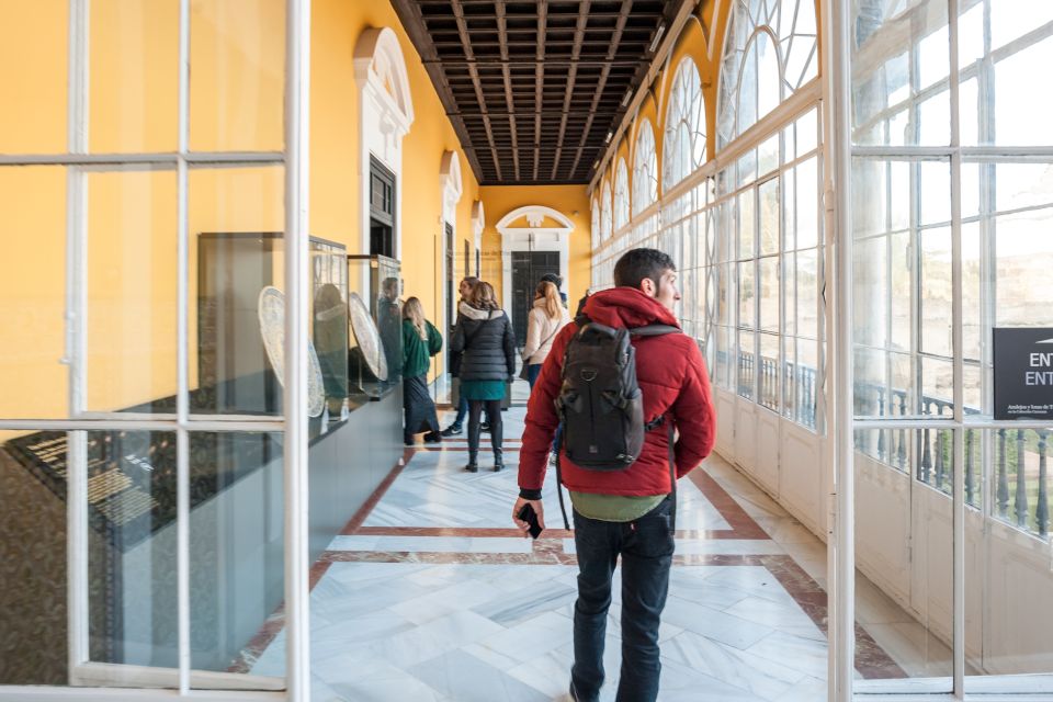 Seville: Alcázar Guided Tour - Skip-the-line entry at Puerta del León: what it changes