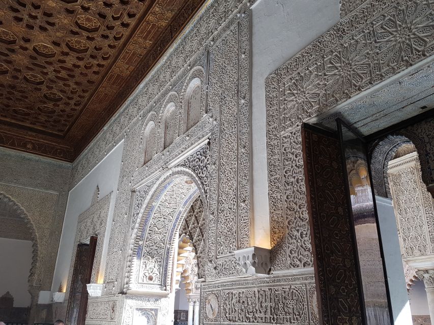 Seville: Alcázar Tour with Tickets Included - Inside the Palace: A 1.5-Hour Route That Hits the High-Meaning Spots