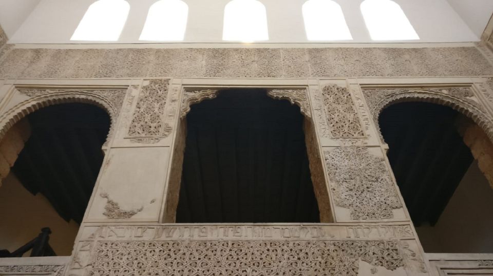 Seville: Alcázar Tour with Tickets Included - Patio de las Doncellas: Mudéjar Plasterwork Meets Reflections
