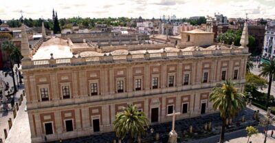 Seville: Archive of the Indies Guided Tour - Start at the front: the quick exterior walk you should not rush