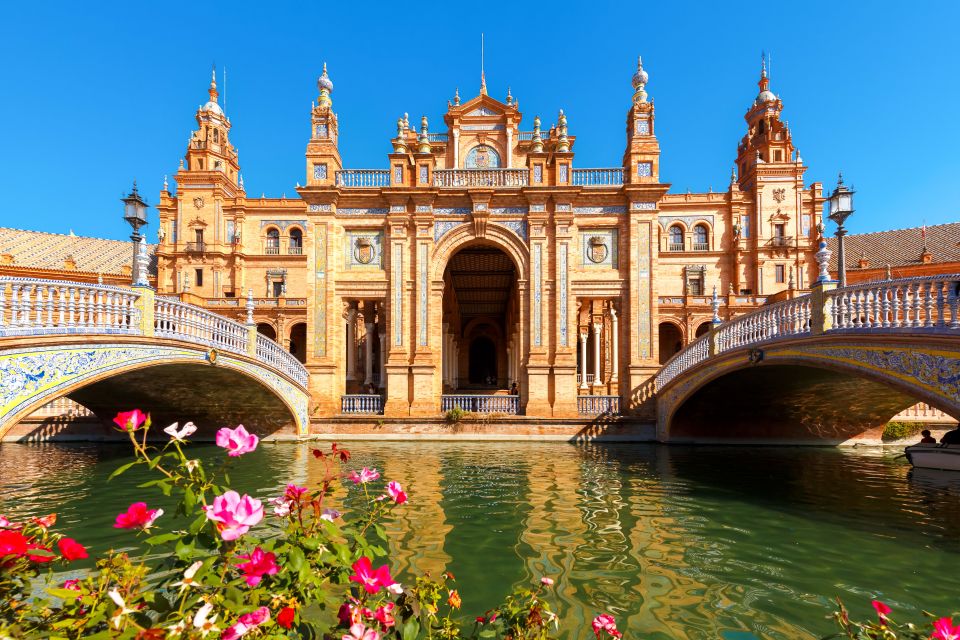 Seville: Authentic and Romantic Horse-Drawn Carriage Ride - Photos, romance, and why the camera matters