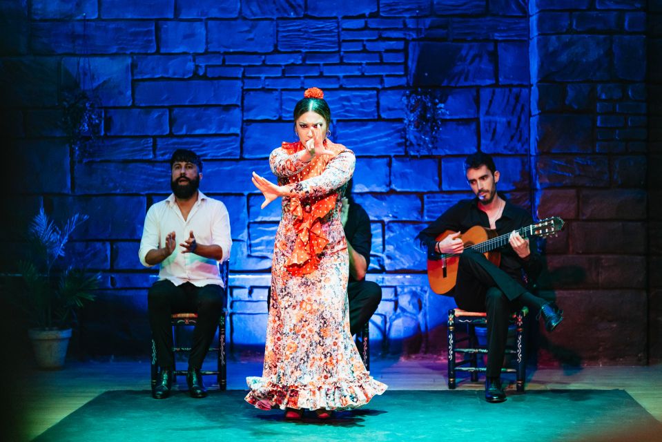 Seville: Baraka Sala Flamenca Show with Drink in Triana - Getting There: Pureza Street 107 and Timing for 19:00 or 21:00