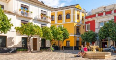 Seville: Barrio de Santa Cruz Small Group Walking Tour - A Short Walk Through Tight Lanes (75–105 Minutes)