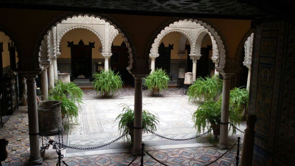 Seville: Casa de Pilatos and Condesa de Lebrija Palace Tour - Palacio de la Condesa de Lebrija: mosaics, ceramics, and collected Roman art