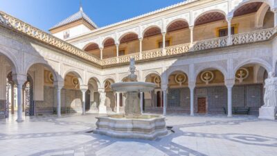 Seville: Casa de Pilatos Ground Floor Entry Ticket - Entering through the Renaissance-style marble gate