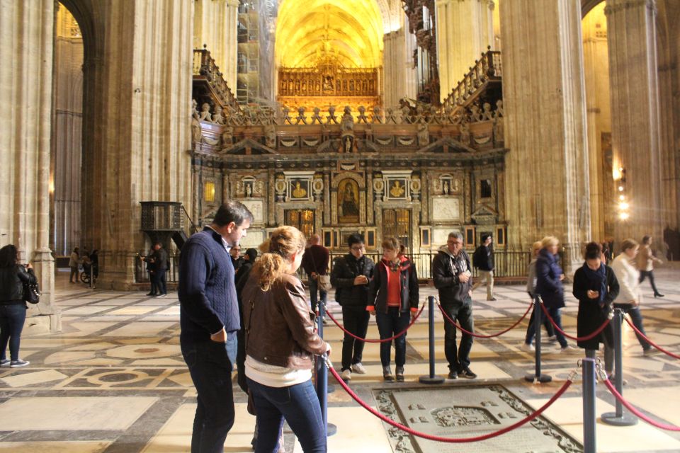 Seville: Cathedral 1-Hour Guided Tour - Columbus’s Tomb: A Major Moment You Should Discuss, Not Just View