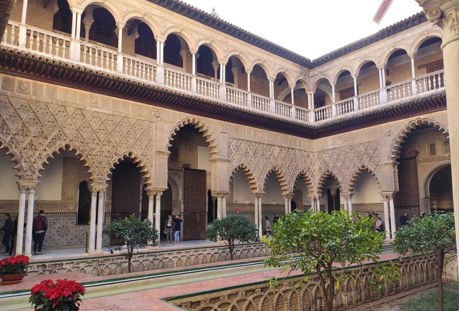 Seville: Cathedral & Alcázar Guided Tour with River Cruise - Timing and Heat: When 3.5 Hours Feels Longer