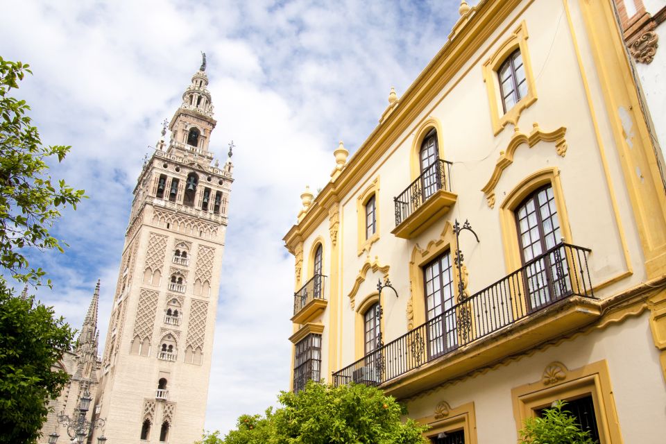 Seville: Cathedral and Alcázar Guided Tour - Plaza del Triunfo: Where the Day Starts (and Why It Matters)