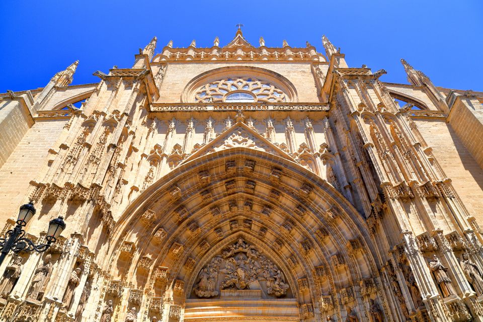 Seville: Cathedral and Alcázar Guided Tour - What to Expect from the Guide (and Why It Shows)