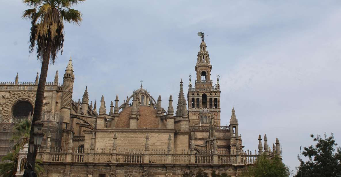 Seville: Cathedral and Giralda Skip-the-line Guided Tour - Skip-the-line entry: how you use the time you actually have