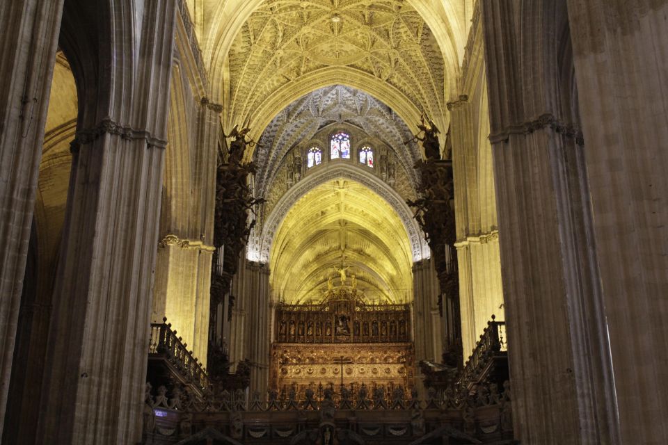Seville: Cathedral and Giralda Skip-the-line Guided Tour - Inside Santa Maria de la Sede: the cathedral’s scale and what to notice