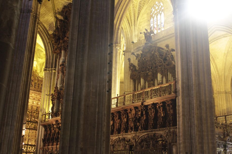 Seville: Cathedral and Giralda Skip-the-line Guided Tour - Murillo and the main altar: why art and power belong together here