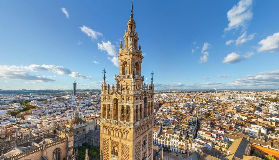 Seville Cathedral and Giralda Tower Guided Tour and Tickets - Timing, meeting point, and group setup that keeps things moving