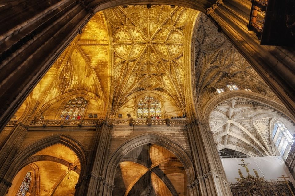 Seville: Cathedral, Giralda & Alcázar Guided Tour - Quick hits before you go