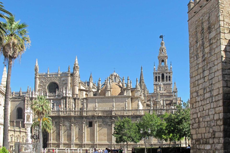 Seville: Cathedral, Giralda & Alcázar Guided Tour - The Streets Between Monuments: Old Jewish Quarter Moments