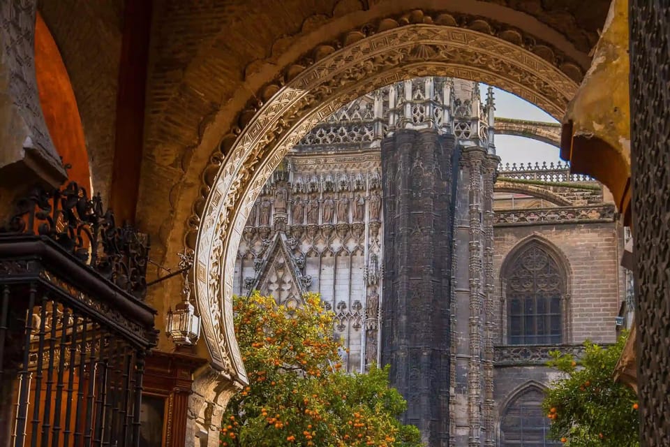 Seville Cathedral & Giralda Guided Tour: Skip-the-Line Entry - Entering Seville Cathedral: Gothic Details You Can Actually Follow