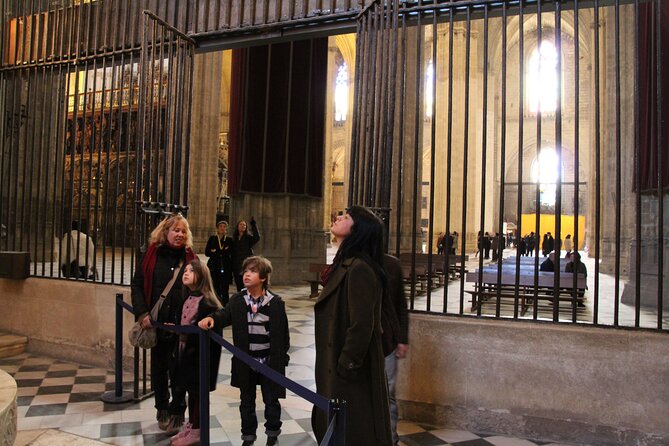 Seville Cathedral & Giralda tour with Priority Tickets - The cathedral highlights: Murillo, the great altar, and the Patio de los naranjos