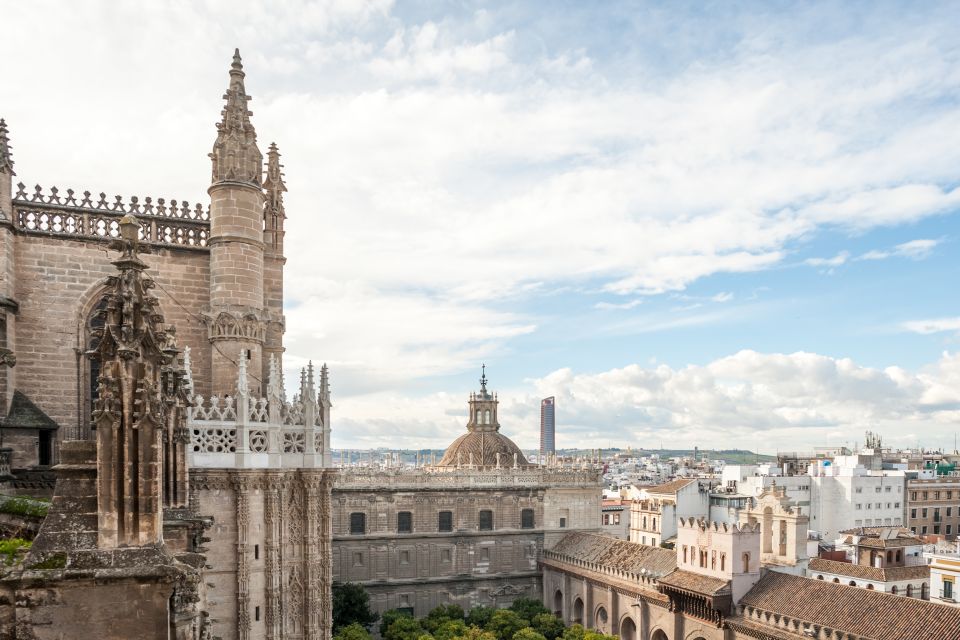 Seville: Cathedral Guided Tour with Optional Alcázar - Key highlights worth circling