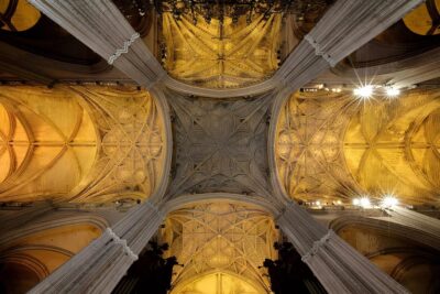 Seville: Cathedral of Seville Guided Night Tour & Light Show - Meeting the Specialist Guide and Getting the Flow Right
