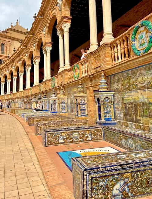 Seville: City Walking Tour - Antigua Fábrica de Tabacos and the link between industry and power