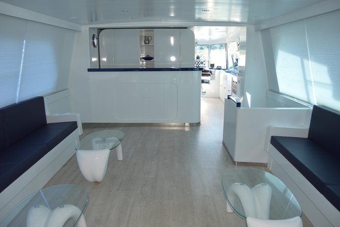 Seville: Cruise along the Guadalquivir River with appetizer - Drink and Aperitif Vibe: A Real Tangible Benefit