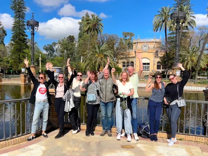 Seville: Dutch Cycling Highlights Tour with local guide - Torre del Oro, San Telmo, and the river-side stories you can actually use