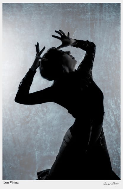 Seville: Enjoy a class of approach to flamenco - Instructor Style: Luna E. Vílchez (And the Teaching Quality You’ll Feel)