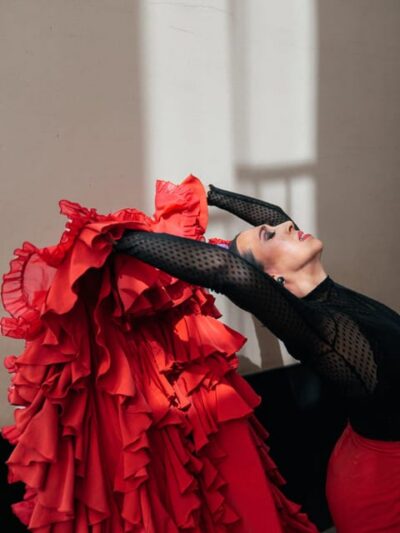 Seville: Enjoy a class of approach to flamenco - Where You Meet in the Plaza (And What to Look For)