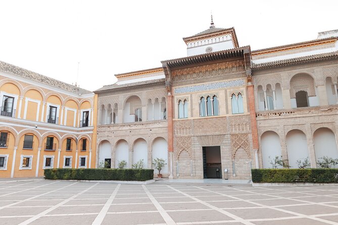 Seville Exclusive Beat the Crowds Guided Alcazar Before Opening - Which kind of traveler this suits best