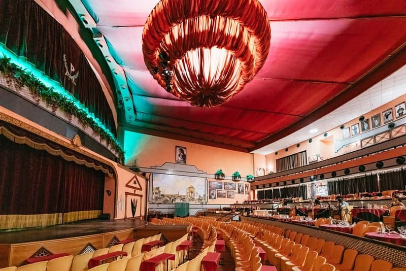 Seville: Flamenco at El Palacio Andaluz with Optional Dinner - What happens during the show: pace, seats, and stage energy