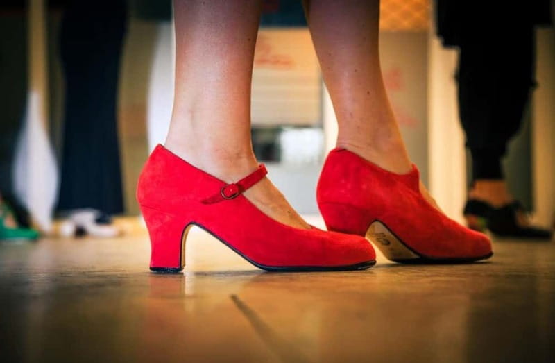 Seville: Flamenco Dance Class with Optional Costume - The Full Flow of the Class: From Body Positions to a Final Routine