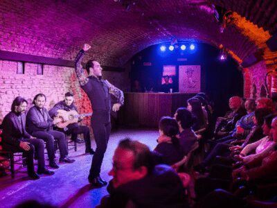 Seville: Flamenco Dreams Show with Drink in an Arabic Vault - The 1-hour flow: what you’ll experience from entry to final note