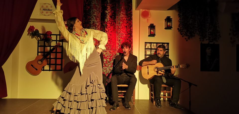 Seville: Flamenco Show at Tablao Flamenco Andalusí - After the music stops: photocall, photos, and a flamenco fan