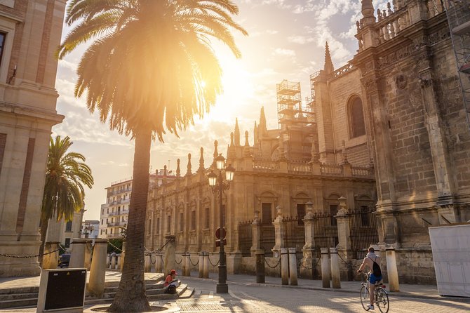 Seville Former Jewish Quarter Walking Tour: Santa Cruz - Santa Cruz Judería in 2 Hours: What This Walk Gives You