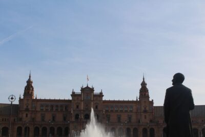 Seville: Guided Sightseeing Day Tour - Pickup and walking logistics: how to not lose the morning