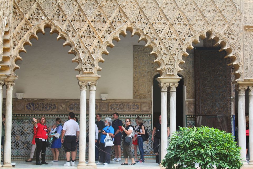 Seville: Guided Sightseeing Day Tour - Sierpes Street and Metropol Parasol: old shopping lanes meet modern angles