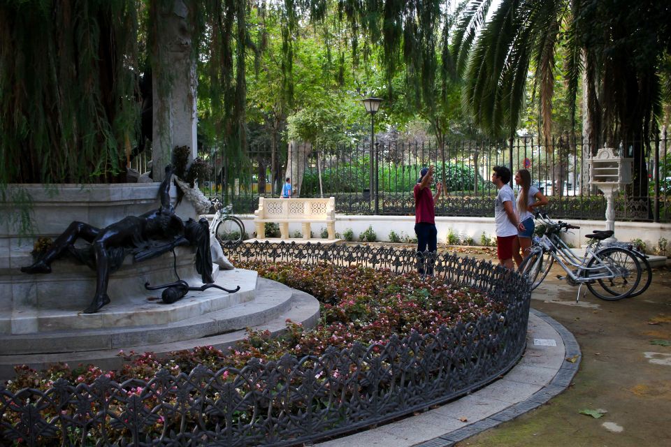 Seville: Guided Sunset Bike Tour - Getting there and finding your bike: Mercado del Arenal, stand 48