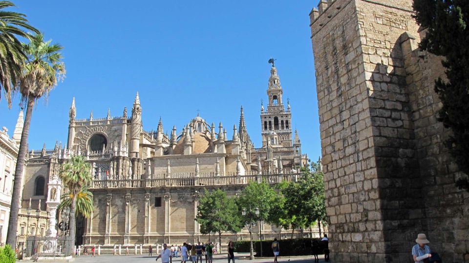 Seville: Guided Tour with Cathedral & Giralda Entrance - Skip-the-line tickets: what you really gain