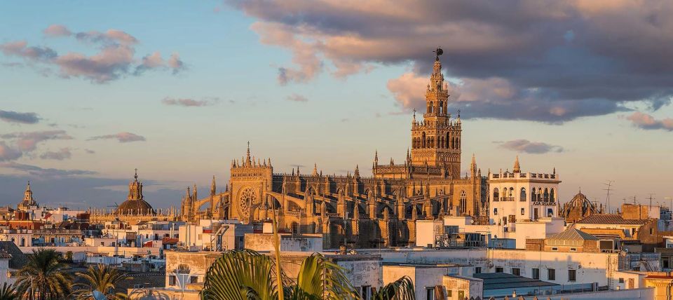 Seville: Guided Tour with Cathedral & Giralda Entrance - Meeting at Avenida de la Constitución 23B (and staying oriented)