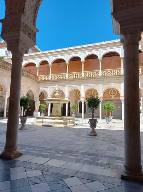 Seville: Guided visit of the Casa de Pilatos with entrance tickets - Casa de Pilatos in Seville: the 15th-century palace house story