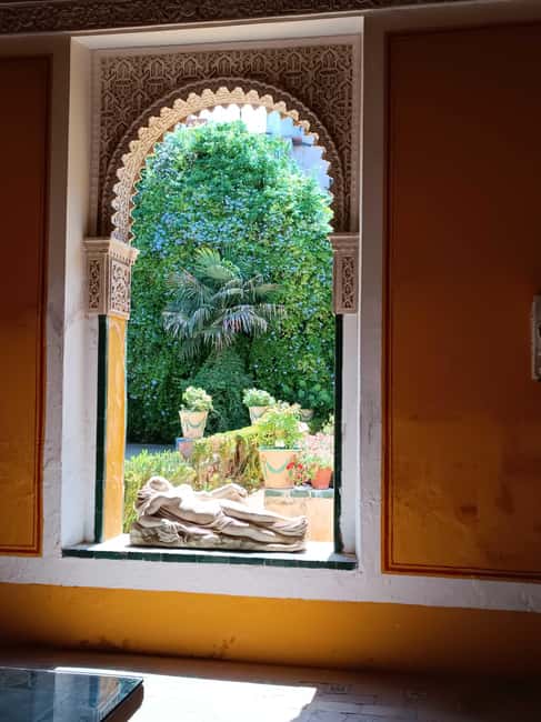 Seville: Guided visit of the Casa de Pilatos with entrance tickets - When rain or construction affects the visit