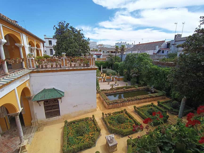 Seville: Guided visit of the Casa de Pilatos with entrance tickets - Guided visit layout: what 1.5 hours actually feels like