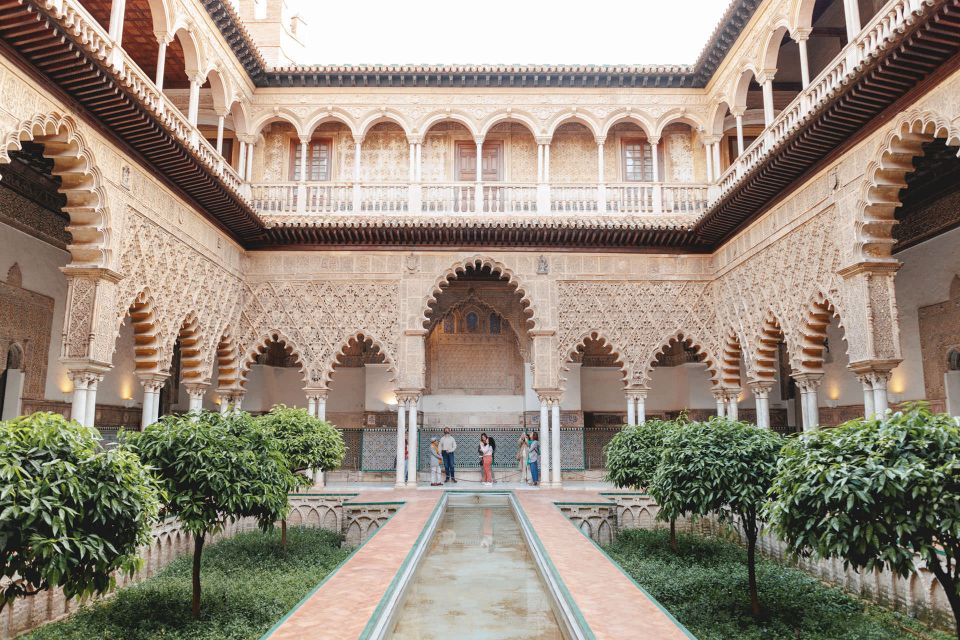 Seville: Guided Walking Tour with Alcazar & Cathedral Access - Why Plaza del Triunfo is a smart place to start