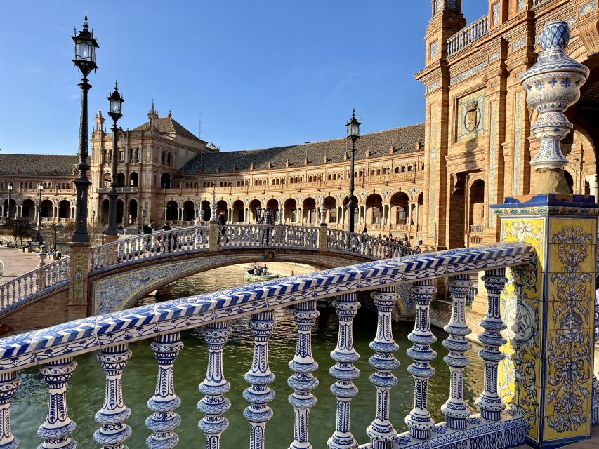 Seville: Guided Walking Tour with Optional Breakfast - Key highlights to look for