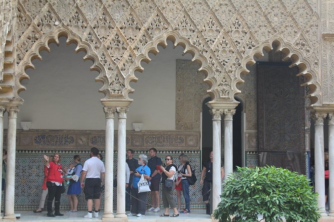 Seville Highlights: Private Family Guided Tour - Real Alcázar: Moorish architecture, tiles, gardens, and the peacock factor