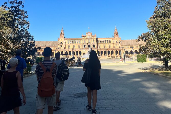 Seville Highlights Private Walking Tour - Route logic: why the start and finish locations make sense