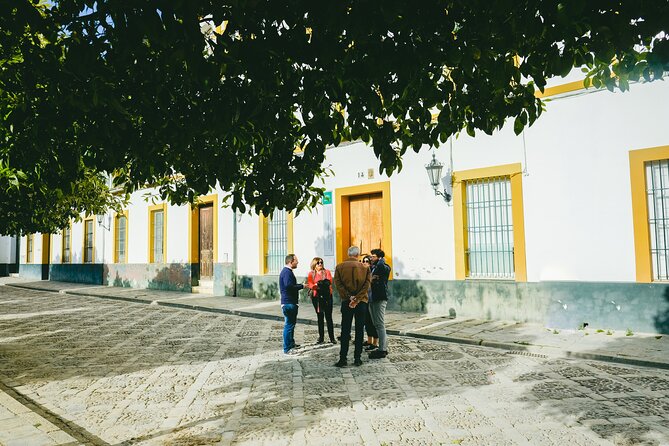 Seville Jewish Quarter Small-Group Walking Tour: History & Gems - Plaza de Doña Elvira: understanding how communities lived together