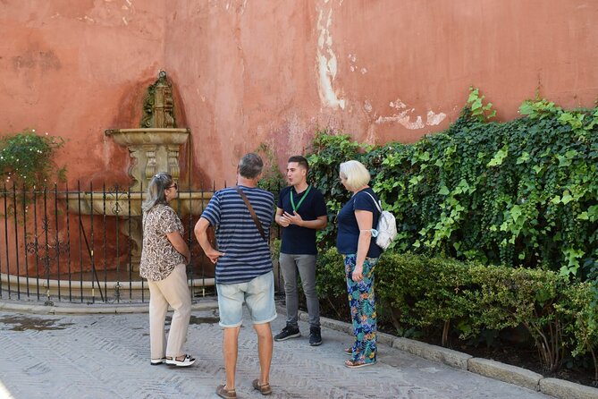 Seville Jewish Quarter Tour (Private Tour) - How Plaza del Triunfo Sets the Tone for the Jewish Quarter